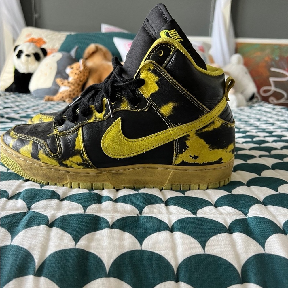 Men’s Nike size 9